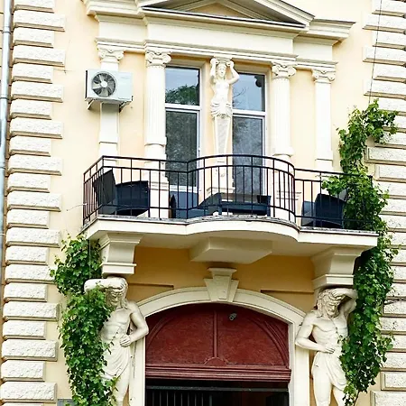 Bunina 8